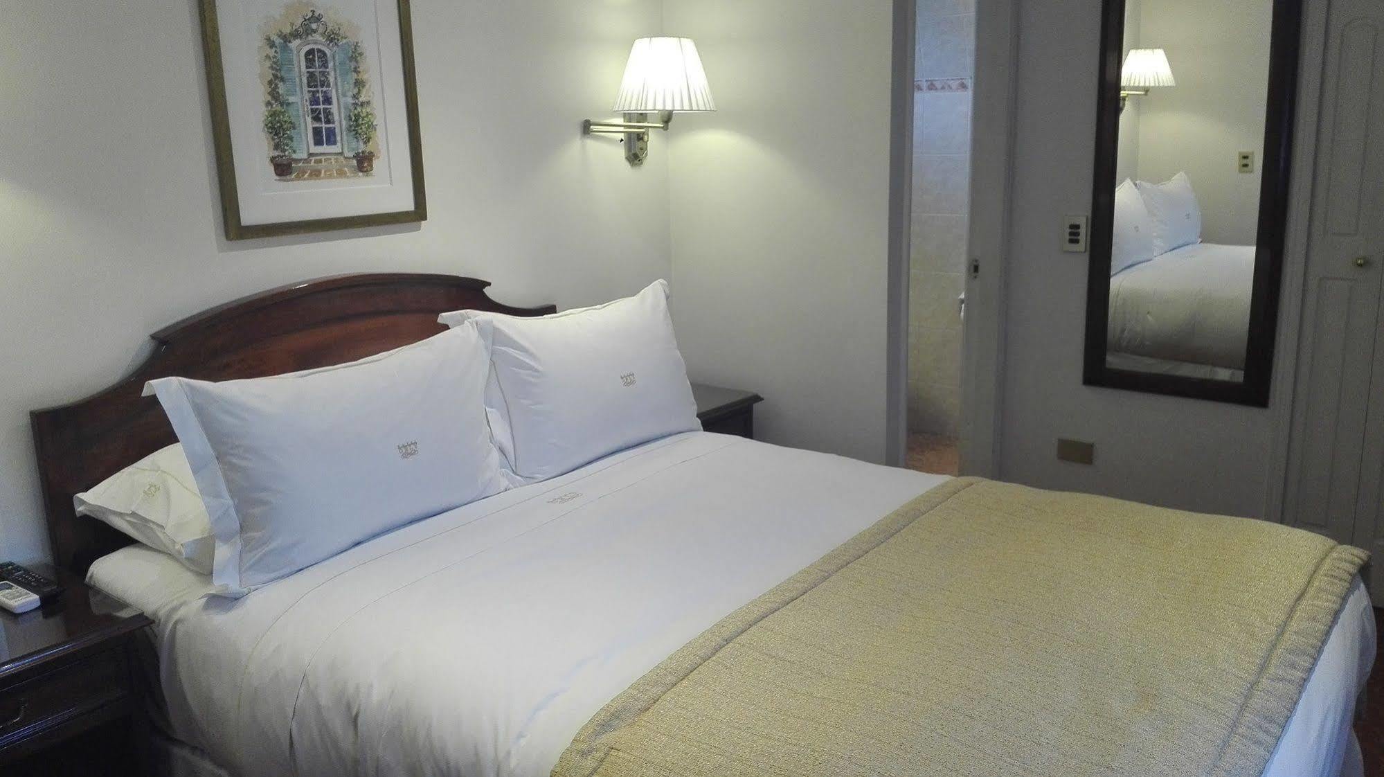 Departamentos Orly Aparthotel Santiago Eksteriør bilde